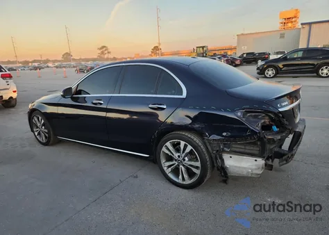 2018 Mercedes-Benz C 300 from USA, damaged, VIN 55SWF4JBXJU246037